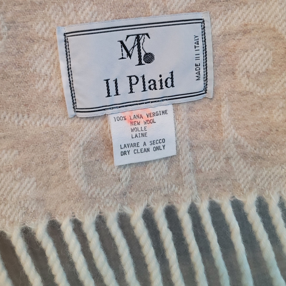 Wool Throw Blanket, Jacquard Design, 100% Virgin Wool, Size 55"x70" - Picture 6 of 11